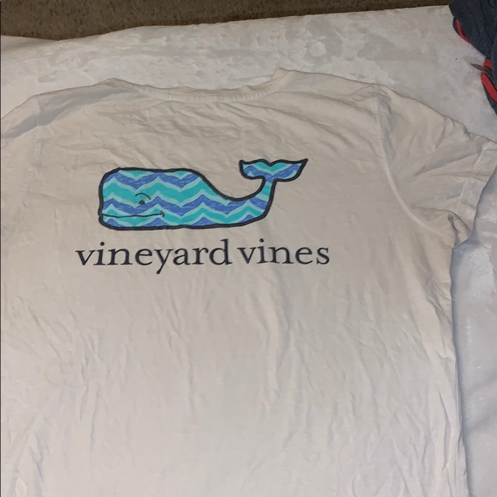 Vineyard Vines tee